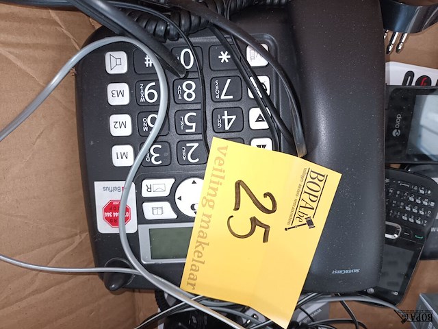 Lot 25 - telefoons en gsm’s. 13 stuks - afbeelding 2 van  6