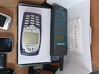 Lot 25 - telefoons en gsm’s. 13 stuks - afbeelding 5 van  6