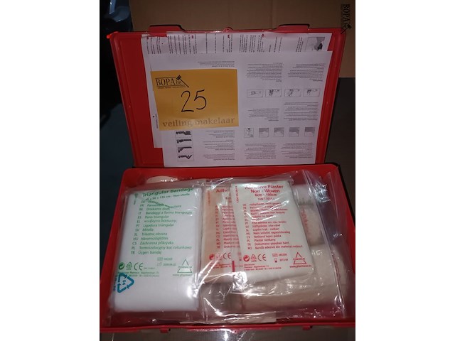 Lot 25 - verbanddoos gevuld - afbeelding 1 van  3