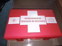 Lot 25 - verbanddoos gevuld - afbeelding 2 van  3
