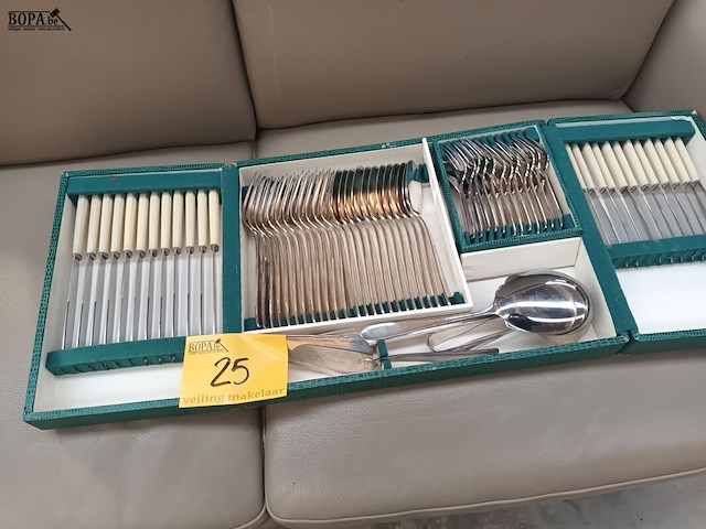 Lot 25 - vintage bestekkoffer - afbeelding 1 van  7