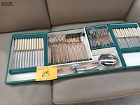 Lot 25 - vintage bestekkoffer