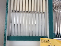 Lot 25 - vintage bestekkoffer - afbeelding 2 van  7