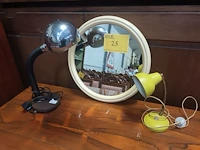 Lot 25 - vintage lampen en spiegel. 3 stuks