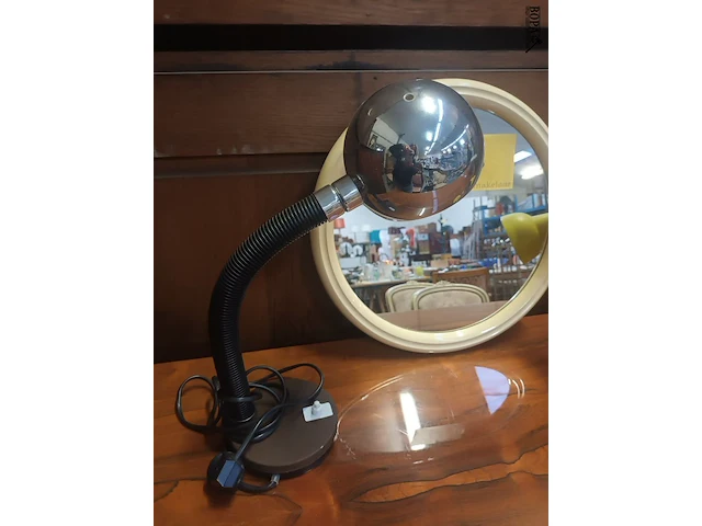 Lot 25 - vintage lampen en spiegel. 3 stuks - afbeelding 3 van  5