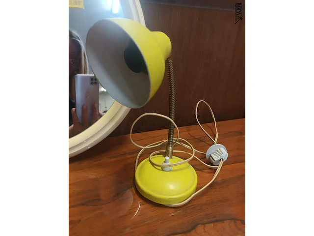 Lot 25 - vintage lampen en spiegel. 3 stuks - afbeelding 4 van  5