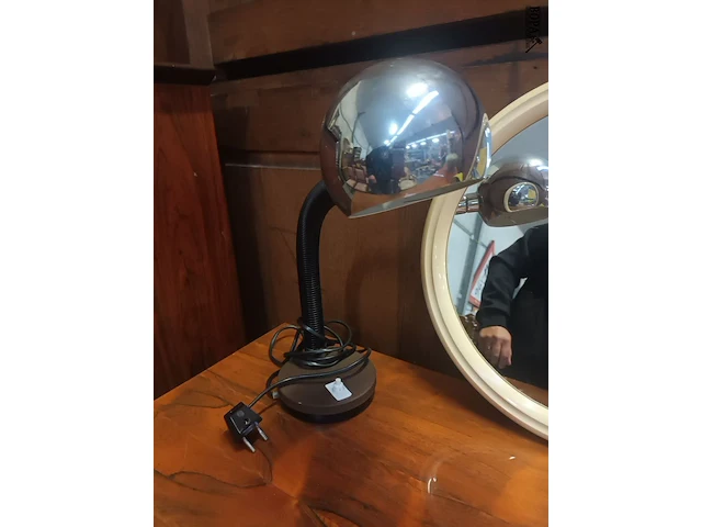 Lot 25 - vintage lampen en spiegel. 3 stuks - afbeelding 5 van  5