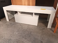 Lot 25 - wit tv meubel - afbeelding 2 van  2