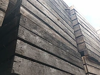 Lot 250 - houten kist met houtrestanten. 6 stuks