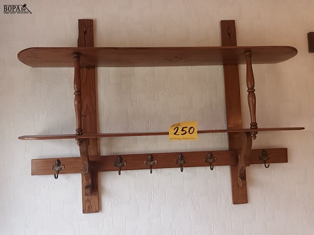 Lot 250 - houten wandrekje - afbeelding 1 van  3