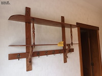 Lot 250 - houten wandrekje - afbeelding 2 van  3
