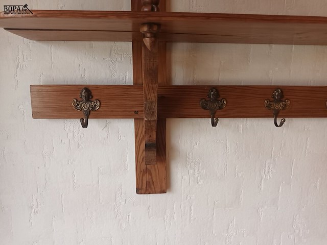 Lot 250 - houten wandrekje - afbeelding 3 van  3