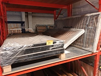 Lot 250 - lattenbodems en frames. 7 stuks - afbeelding 1 van  5
