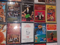 Lot 250 - muziekcassettes. 28 stuks - afbeelding 2 van  4