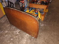 Lot 250 - retro hoedenplank - afbeelding 3 van  3