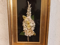 Lot 250 - schilderij in kader. gesigneerd - afbeelding 1 van  3