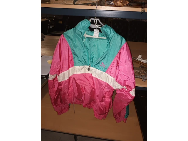 Lot 250 - vintage trainingspak van puma - afbeelding 2 van  4