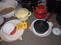 Lot 251 - brocante emaille. 17 stuks - afbeelding 3 van  5