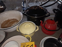 Lot 251 - brocante emaille. 17 stuks - afbeelding 5 van  5