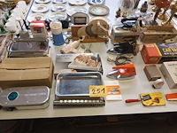 Lot 251 - retro keukengerei. 19 stuks