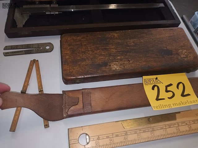 Lot 252 - antieke meettoestellen. 5 stuks - afbeelding 3 van  3