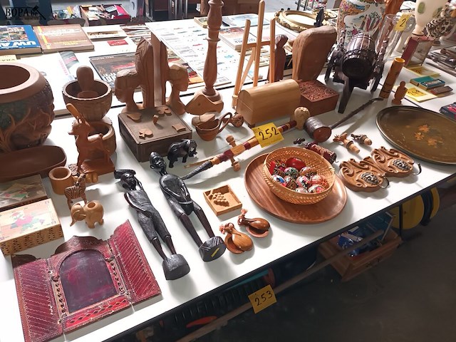 Lot 252 - houten decoratie. 42 stuks - afbeelding 2 van  7