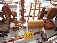 Lot 252 - houten decoratie. 42 stuks - afbeelding 5 van  7