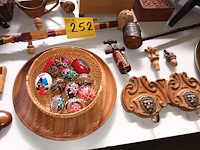 Lot 252 - houten decoratie. 42 stuks - afbeelding 6 van  7