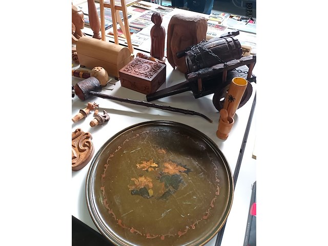 Lot 252 - houten decoratie. 42 stuks - afbeelding 7 van  7