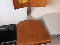 Lot 253 - industriële stoel