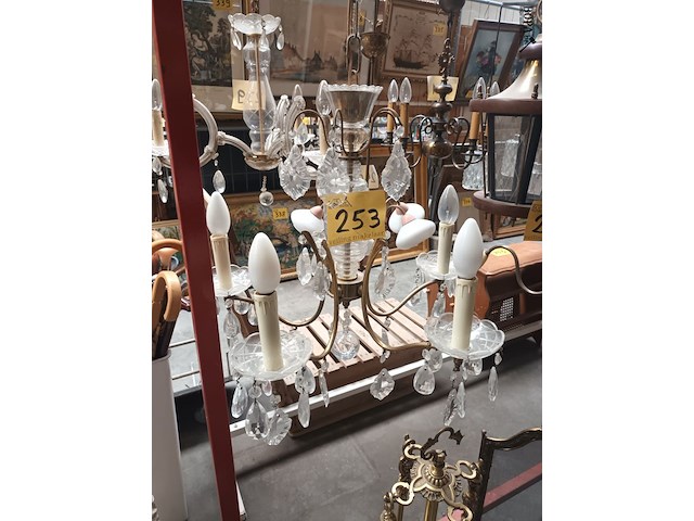 Lot 253 - koperen luster met kristal - afbeelding 2 van  3