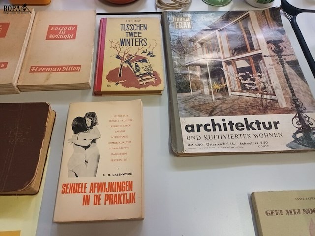 Lot 253 - oude boeken en tijdschriften. 45 stuks - afbeelding 3 van  7