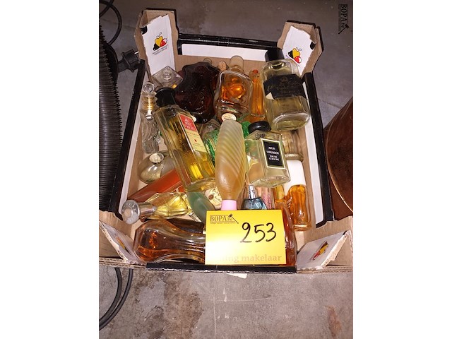 Lot 253 - parfum flessen, aangebroken. 25 stuks - afbeelding 1 van  3