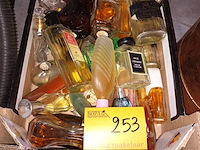 Lot 253 - parfum flessen, aangebroken. 25 stuks - afbeelding 1 van  3