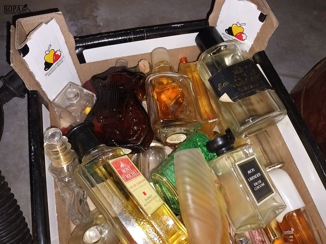 Lot 253 - parfum flessen, aangebroken. 25 stuks - afbeelding 3 van  3