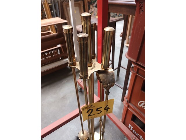 Lot 254 - haardstel in koper - afbeelding 3 van  3