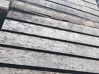 Lot 254 - houten kist met houtrestanten. 6 stuks