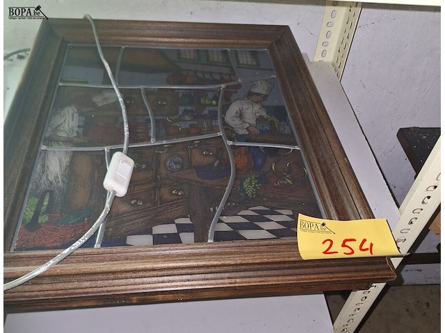 Lot 254 - kader met glas in lood - afbeelding 1 van  1