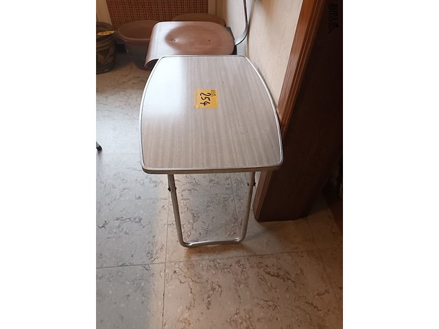 Lot 254 - kampeertafeltje - afbeelding 4 van  4