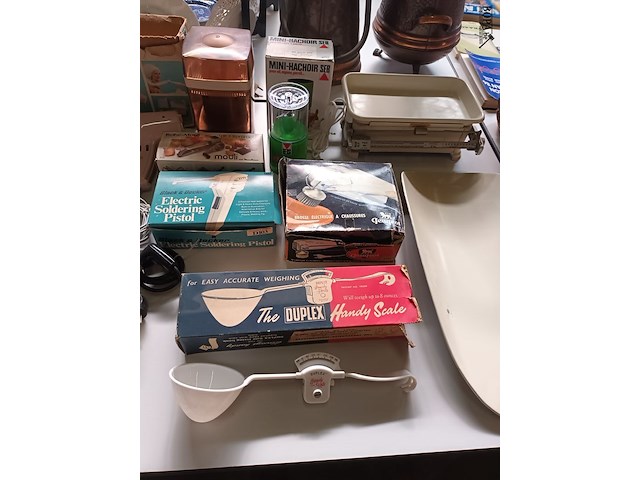 Lot 254 - retro keukenmateriaal en huisraad. 16 stuks - afbeelding 5 van  7