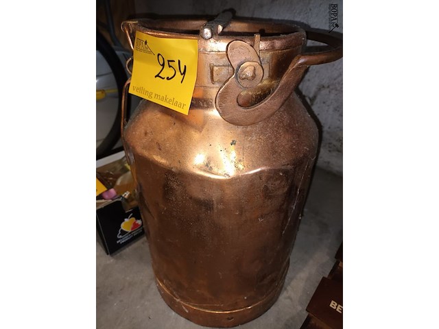 Lot 254 - verkoperde melkkit - afbeelding 3 van  3