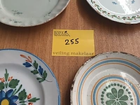 Lot 255 - antieke borden. 4 stuks