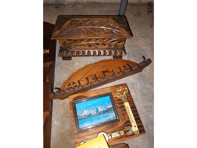 Lot 255 - houten decoratie. 5 stuks - afbeelding 3 van  4