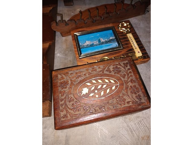 Lot 255 - houten decoratie. 5 stuks - afbeelding 4 van  4