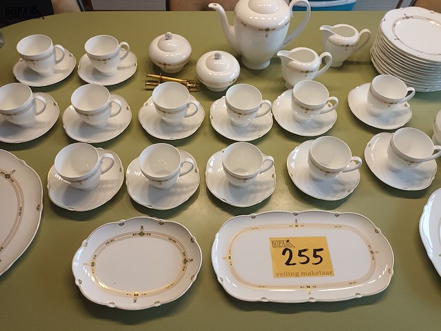Lot 255 - koffieservies villeroy - afbeelding 1 van  6