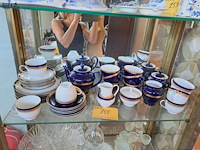Lot 255 - koffieservies winterling kobalt blauw en goud + russisch ser - afbeelding 1 van  9