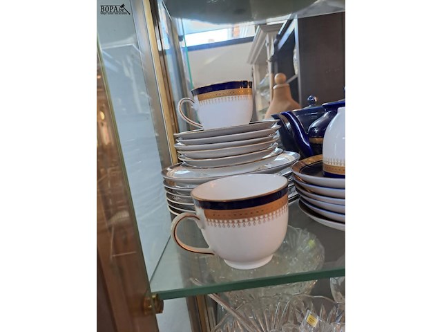 Lot 255 - koffieservies winterling kobalt blauw en goud + russisch ser - afbeelding 2 van  9