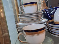 Lot 255 - koffieservies winterling kobalt blauw en goud + russisch ser - afbeelding 2 van  9