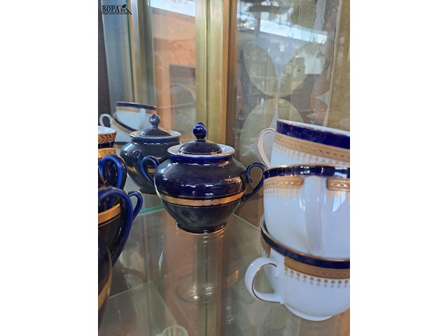 Lot 255 - koffieservies winterling kobalt blauw en goud + russisch ser - afbeelding 4 van  9