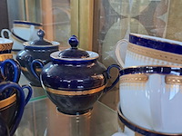 Lot 255 - koffieservies winterling kobalt blauw en goud + russisch ser - afbeelding 4 van  9